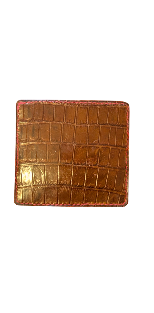 Porte-carte Emma Detay marron en cuir embossé croco avec coutures contrastantes cousu main.